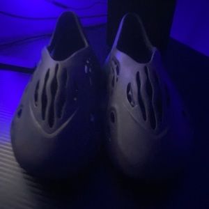 I am selling Yeezy foam runners size 10 color black